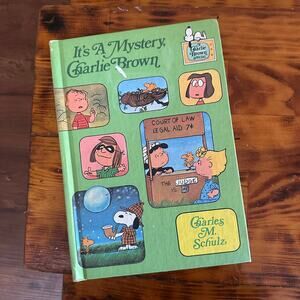 Vintage 1975 It's A Mystery Charlie Brown Peanuts Hardcover Book